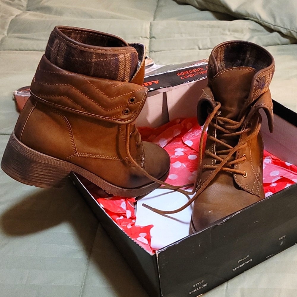 Boots  Rock & Candy Size 8 Brown